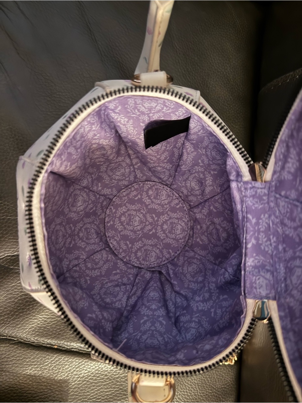 Her Universe Bridgerton crossbody teapot purse - Picture 3 of 4